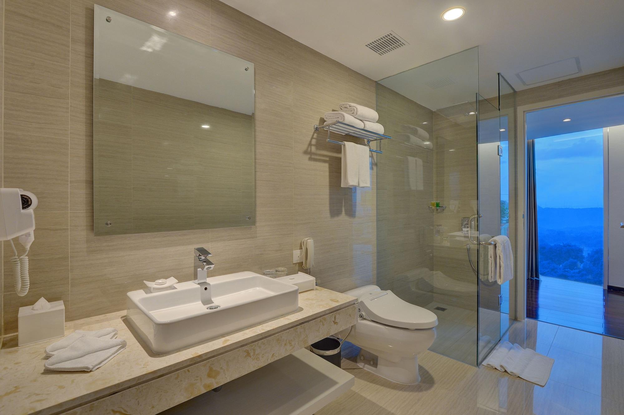 Platinum Adisucipto Hotel & Conference Center Kalasan Buitenkant foto