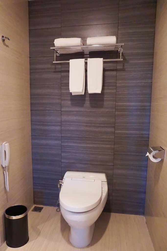 Platinum Adisucipto Hotel & Conference Center Kalasan Buitenkant foto
