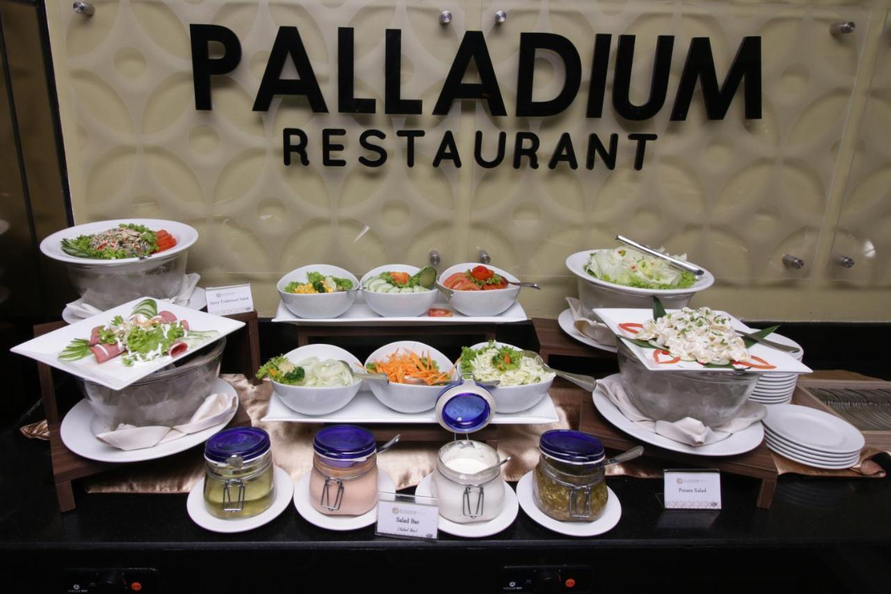 Platinum Adisucipto Hotel & Conference Center Kalasan Buitenkant foto